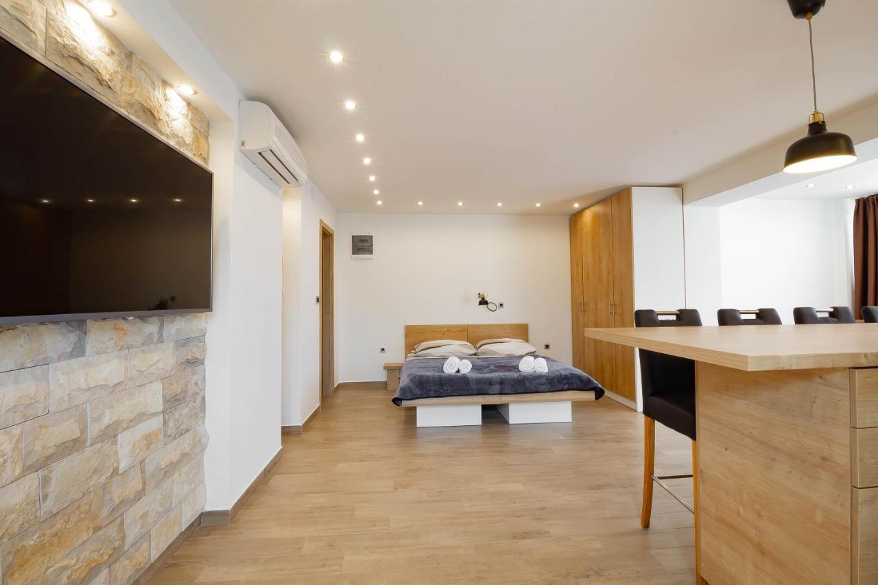 Apartments Marinici Rijeka - With Private Parking Екстер'єр фото