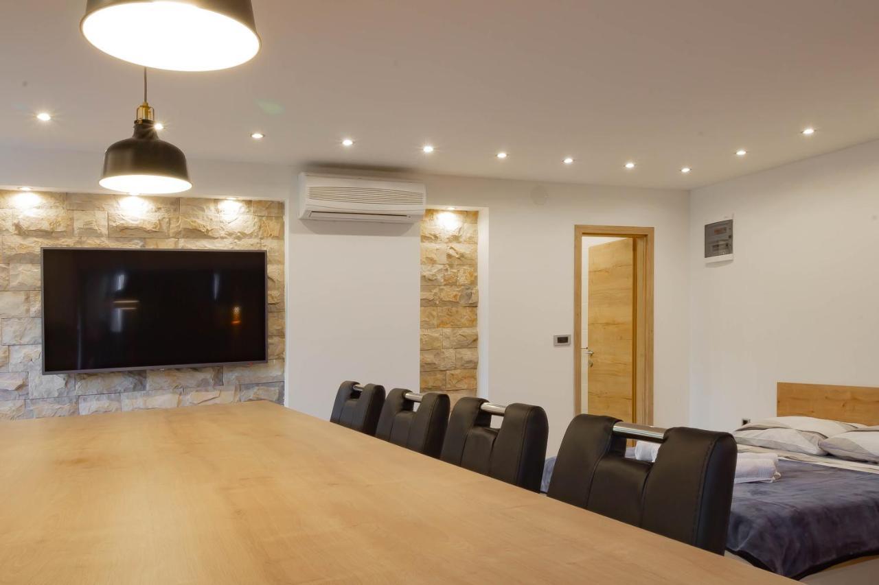 Apartments Marinici Rijeka - With Private Parking Екстер'єр фото